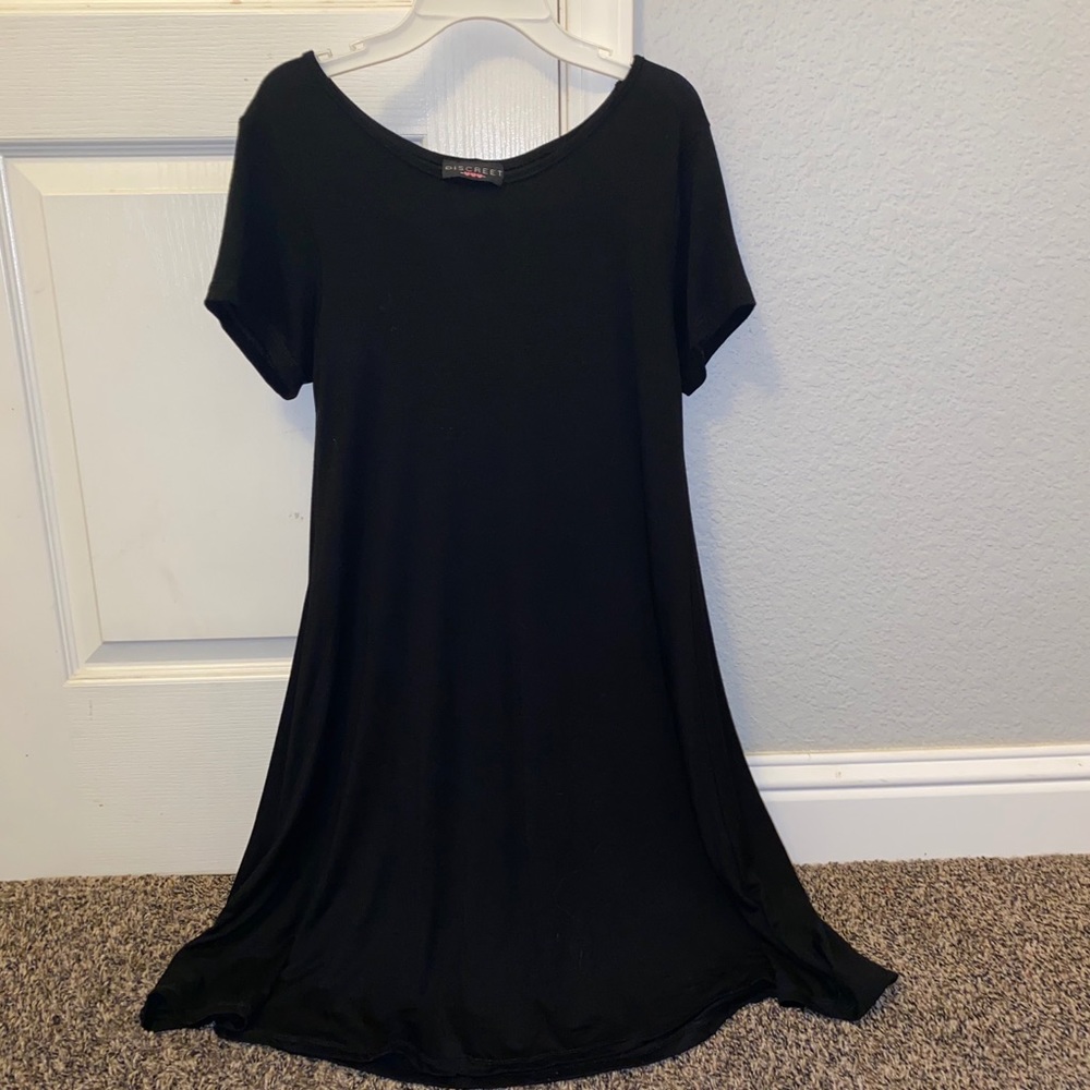 BLACK T-SHIRT DRESS